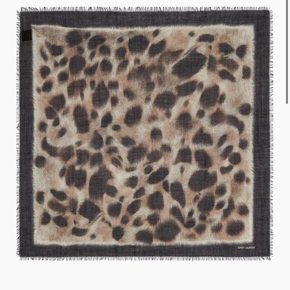 NWT Saint Laurent
Square Snow Leopard Bandana In Wool - Picture 1 of 7